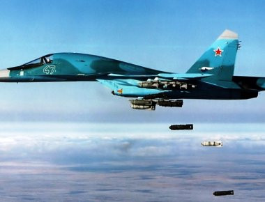 Νέοι βομβαρδισμοί της ρωσικής Αεροπορίας στην επαρχία της Χάμα (βίντεο)